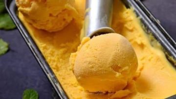 آيس كريم بالمانجا زي المحلات.. طريقة التحضير والمقادير