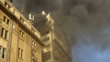 4 وفيات و25 مصابا.. التفاصيل الكاملة لـ حريق سنترال رمسيس 4 وفيات و25 مصابا.. التفاصيل الكاملة لـ حريق سنترال رمسيس