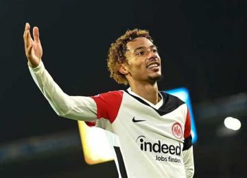 هجوم مميز وضعف في الفاعلية.. هل يغامر ليفربول بضم هوجو إيكيتيكي؟ (تقرير بالأرقام)