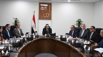 رئيس الوزراء يتابع موقف تنفيذ برنامج الطروحات الحكومية