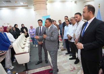 محافظ مطروح يتفقد دورات تدريبية في ريادة وإدارة الأعمال بمكتبة مصر العامة