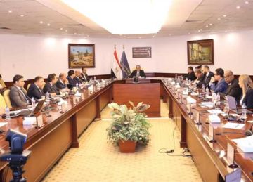 وزير الاتصالات: برامج ومبادرات لدعم الشركات الناشئة العاملة في مجال الذكاء الاصطناعي وزير الاتصالات: برامج ومبادرات لدعم الشركات الناشئة العاملة في مجال الذكاء الاصطناعي