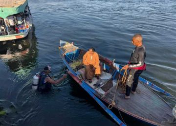 سقطت بهما سيارة من أعلى معدية بقنا.. قوات الإنقاذ تدفع بـ15 غطاسا للبحث عن جثتين