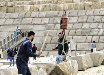  السياحة توضح حقيقة وجود لودر يقوم بأعمال حفر في محيط منطقة الأهرامات الأثرية