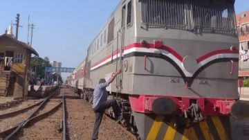 بعد تعطل جرار قطار.. استئناف الحركة على خط طنطا القاهرة بمحطة تلا بعد توقف ساعة ونصف