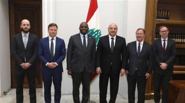 رئيس لبنان يدعو للضغط على إسرائيل لسحب قواتها وتقديم الضمانات لمنع تكرار اعتداءاتها رئيس لبنان يدعو للضغط على إسرائيل لسحب قواتها وتقديم الضمانات لمنع تكرار اعتداءاتها