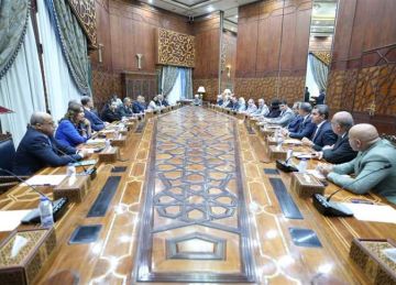 شيخ الأزهر يستقبل سفراء مصر الجدد في 27 دولة.. ويؤكد: مبررو مأساة غزة فقدوا غطاءهم الزائف