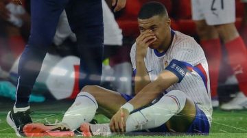 مبابي يسخر من مزاعم رفضه المشاركة في حمل الشعلة الأولمبية