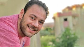 محمد علي رزق يشارك متابعيه صور من أول أعماله الدرامية محمد علي رزق يشارك متابعيه صور من أول أعماله الدرامية