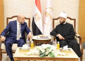 وزير الأوقاف يستقبل قاضي قضاة فلسطين وعددا من القضاة والعلماء بمسجد مصر وزير الأوقاف يستقبل قاضي قضاة فلسطين وعددا من القضاة والعلماء بمسجد مصر