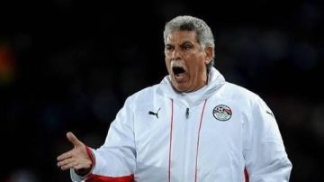 اعلامي يوجة رسالة دعم لحسن شحاته: المعلم واحد بس اعلامي يوجة رسالة دعم لحسن شحاته: المعلم واحد بس