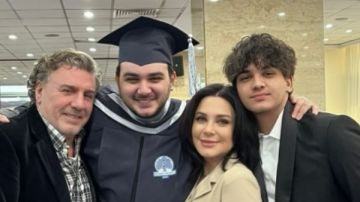 جزء من أغنية عبدالحليم .. سولاف فواخرجي تحتفل بتخرج ابنها