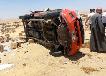 إصابة 6 أشخاص من أسرة واحدة في سيارة ملاكي بطريق وادي النطرون