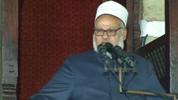 خطيب الأزهر: الهجرة جسدت مزيجا فريدا بين الأخذ بالأسباب وصدق التوكل خطيب الأزهر: الهجرة جسدت مزيجا فريدا بين الأخذ بالأسباب وصدق التوكل