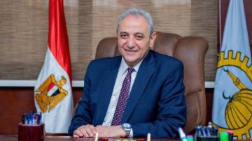 محافظ الغربية يتابع انتظام أعمال صيانة أعمدة الإنارة بجميع المراكز والقرى