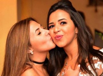 هيكسر الدنيا.. إيمي سمير غانم تهنئ شقيقتها على فيلم روكي الغلابة