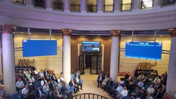 وقف التداول غدا.. البورصة المصرية تغلق على ارتفاع جماعي في آخر جلسات الأسبوع وقف التداول غدا.. البورصة المصرية تغلق على ارتفاع جماعي في آخر جلسات الأسبوع