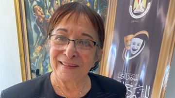 سميرة عبد العزيز: قدمت أدوار الأم كثيرا و لكن بطرق مختلفة سميرة عبد العزيز: قدمت أدوار الأم كثيرا و لكن بطرق مختلفة