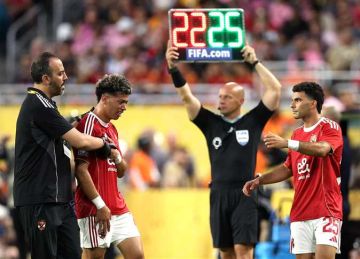 ضمن عملية التأهيل.. إمام عاشور يبدأ جلسات العلاج الطبيعي