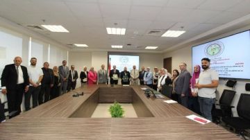  نقل الكهرباء توقع عقدين لربط محطات القطار السريع بالشبكة القومية