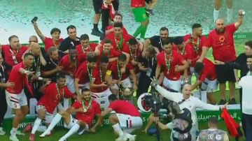 اتحاد الجزائر يتوج بكأس الجزائر للمرة التاسعة بعد فوزه على شباب بلوزداد اتحاد الجزائر يتوج بكأس الجزائر للمرة التاسعة بعد فوزه على شباب بلوزداد