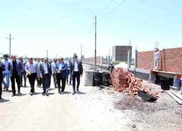 بتكلفة 17 مليون جنيه.. محافظ الشرقية يتفقد أعمال المرحلة الأولى لإنشاء مجمع مواقف منيا القمح