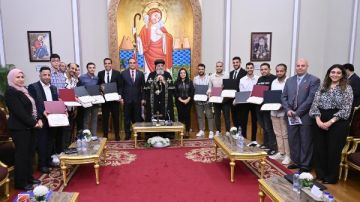 تخريج الدفعة الأولى من برنامج تدريب اللحام بالمكتب البابوي للمشروعات بحضور البابا تواضروس تخريج الدفعة الأولى من برنامج تدريب اللحام بالمكتب البابوي للمشروعات بحضور البابا تواضروس