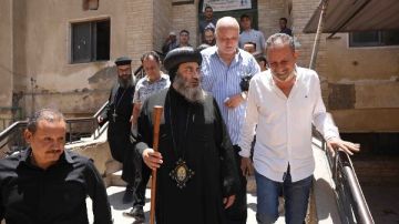 الأنبا فيلوباتير يزور مستشفى أبو قرقاص العام.. صور