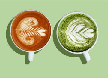  الماتشا أم القهوة؟ مشروبك الصباحي يحدد طاقتك طوال اليوم