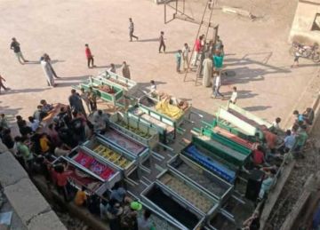 والد آيات إحدى مصابات حادث الإقليمي: نفسي ربنا يشفيها كفاية أختها وبنات عمها راحوا