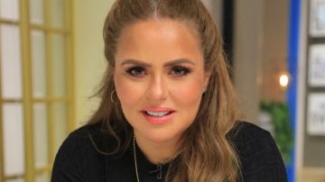 ارحموها.. إعلامية تدعم مها الصغير بعد أزمة سرقة اللوحات