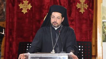 الأنبا باخوم يلتقي شباب الإيبارشية في الاجتماع السابع من سلسلة الرداء