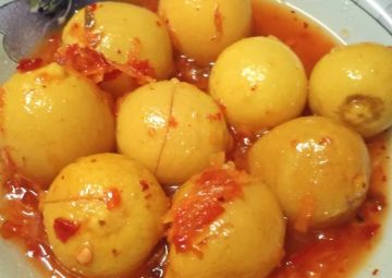 الليمون نزل سعره.. الحقي وجهزي أحلى مخلل في ساعة واحدة فقط بهذه الطريقة