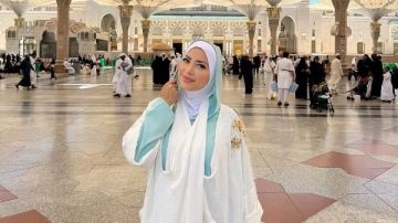 من المسجد النبوي.. نسرين طافش بالحجاب في أحدث ظهور