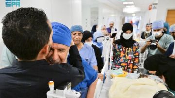 نجاح عملية فصل التوأم الملتصقين السوريين سيلين وإيلين