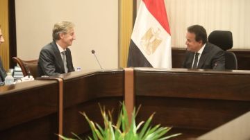 وزير الصحة يبحث مع ممثل برنامج الأمم المتحدة الإنمائي تعزيز التعاون المشترك