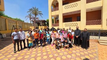 الأنبا توماس يتفقد مؤتمر التربية الدينية بكنيسة القديس أنطونيوس الكبير بإهناسيا