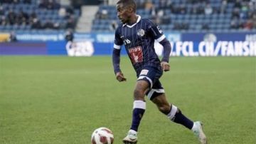 الزمالك ينهي اتفاقه مع تيدي أوكو جناح لوزيرن السويسري.. تفاصيل