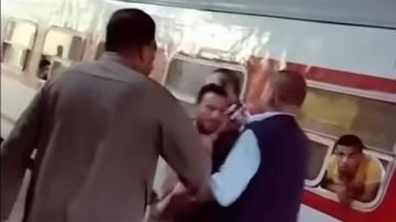 التفاصيل الكاملة لواقعة كمسري يعتدي على طالب بكلية الطب.. رد رسمي التفاصيل الكاملة لواقعة كمسري يعتدي على طالب بكلية الطب.. رد رسمي