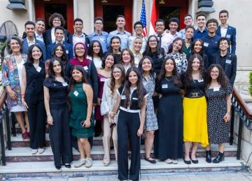 السفارة الأمريكية تختار 35 طالبا مصريا للمشاركة فى برنامج التبادل الثقافي KL-YES 