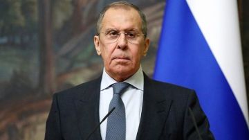 وزير الخارجية الروسي يصل إلى كوريا الشمالية في زيارة رسمية وزير الخارجية الروسي يصل إلى كوريا الشمالية في زيارة رسمية