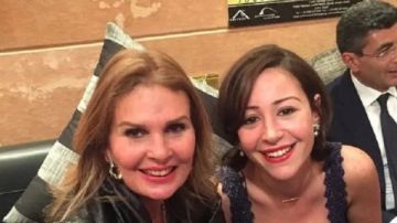 يديكي على قد طيبتك .. يسرا تهنئ منة شلبي بعيد ميلادها