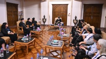 البابا تواضروس يلتقي زوجات كهنة الإسكندرية المتنيحين صور