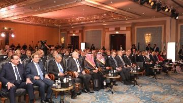 وزير البترول: إطلاق مشروع المسح الجوي الشامل لتحديد الفرص التعدينية في جميع أنحاء مصر وزير البترول: إطلاق مشروع المسح الجوي الشامل لتحديد الفرص التعدينية في جميع أنحاء مصر