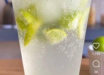 بدون استخدام الخلاط.. اعرف طريقة تحضير موهيتو ليمون المثلج