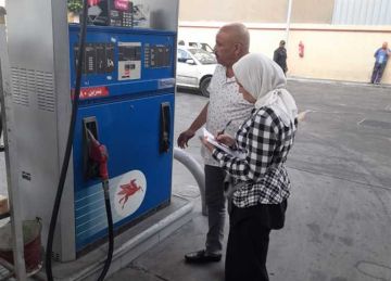 ضبط محطة تموين سيارات بتهمة تجميع 5600 لتر بنزين قبل بيعها في السوق السوداء بالإسكندرية