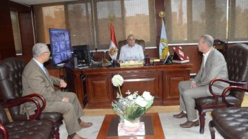 محافظ الغربية يعقد اجتماعا موسعا مع الكهرباء لترشيد الاستهلاك ومحاربة سرقات التيار