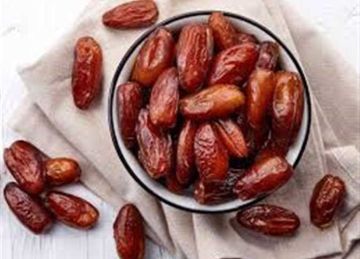 هل يعالج التمر الإمساك؟ إليك أفضل الأنواع وطريقة تناوله الصحيحة (من 5 لـ7 جرامات ألياف)