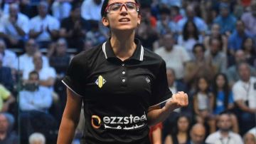 إنجاز تاريخي.. أمينة عرفي تتوج ببطولة العالم لناشئات الإسكواش للمرة الرابعة