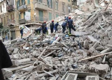 ارتفاع ضحايا عقار العطارين المنهار بالإسكندرية.. مصرع شخصين وإصابة 6 آخرين (صور) ارتفاع ضحايا عقار العطارين المنهار بالإسكندرية.. مصرع شخصين وإصابة 6 آخرين (صور)